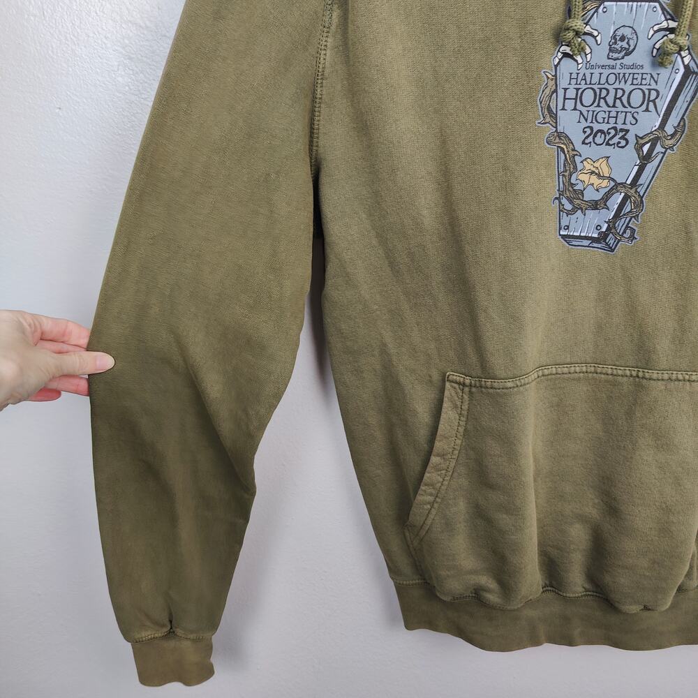 Universal Studios Halloween Horror Nights Hoodie Small Olive Green‎ 2023 FLAW - Picture 5 of 9